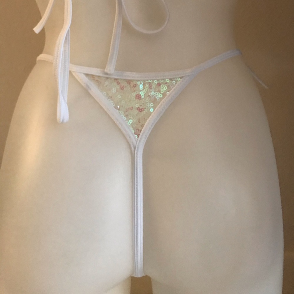 Bikini - Picture 6 of 6